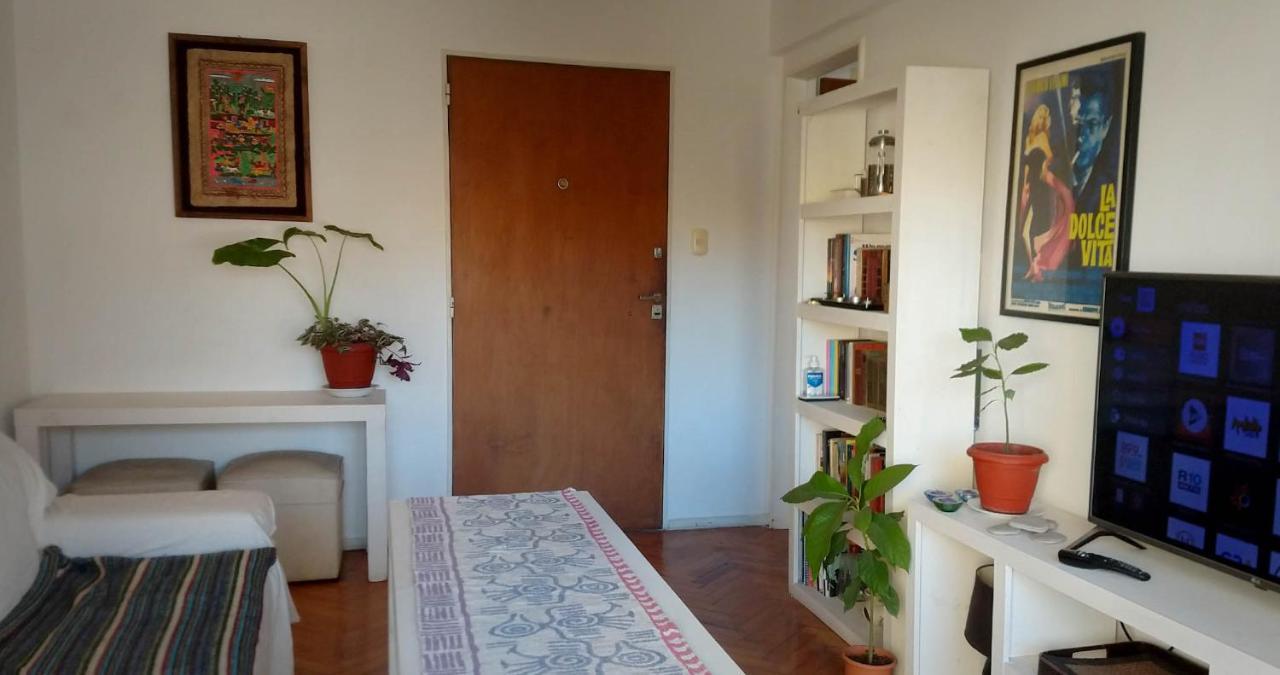 Depto 2 Ambientes Muy Luminoso Con Wifi Y Vista A La Plaza Apartment Buenos Aires Exterior photo