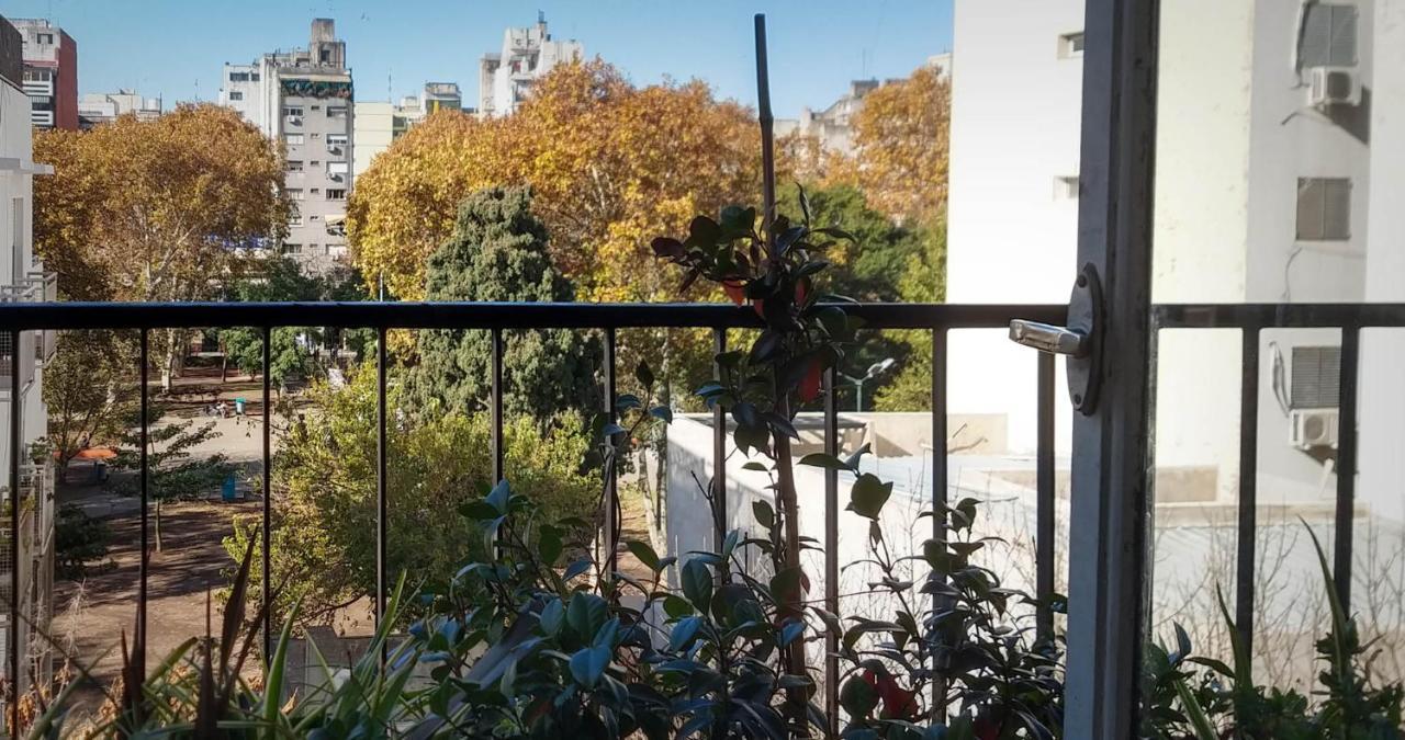 Depto 2 Ambientes Muy Luminoso Con Wifi Y Vista A La Plaza Apartment Buenos Aires Exterior photo