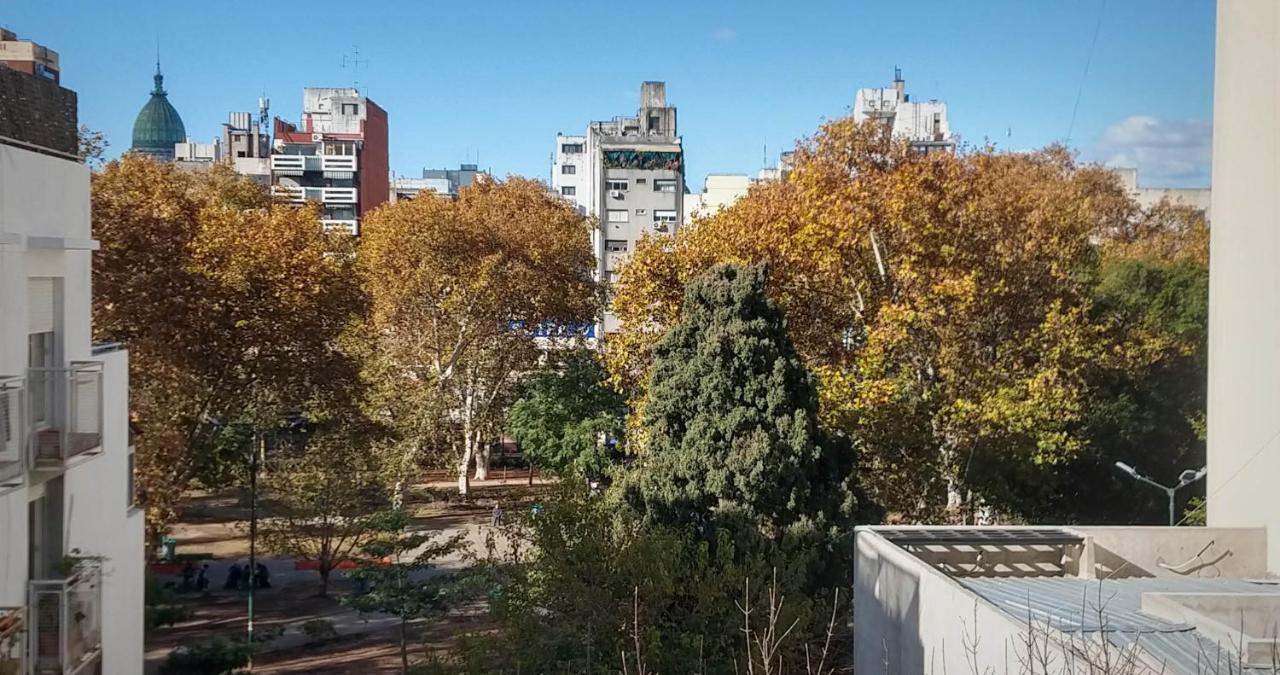 Depto 2 Ambientes Muy Luminoso Con Wifi Y Vista A La Plaza Apartment Buenos Aires Exterior photo